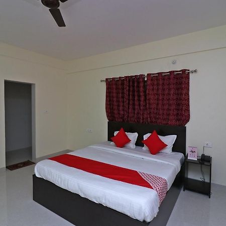 OYO 35905 Hotel Ayush Palace Cuttack Exterior foto
