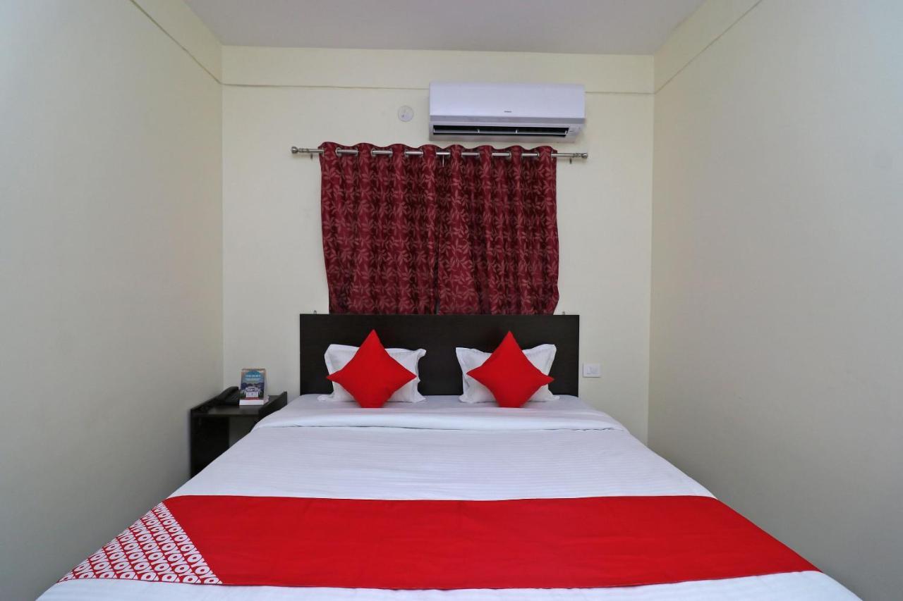 OYO 35905 Hotel Ayush Palace Cuttack Exterior foto