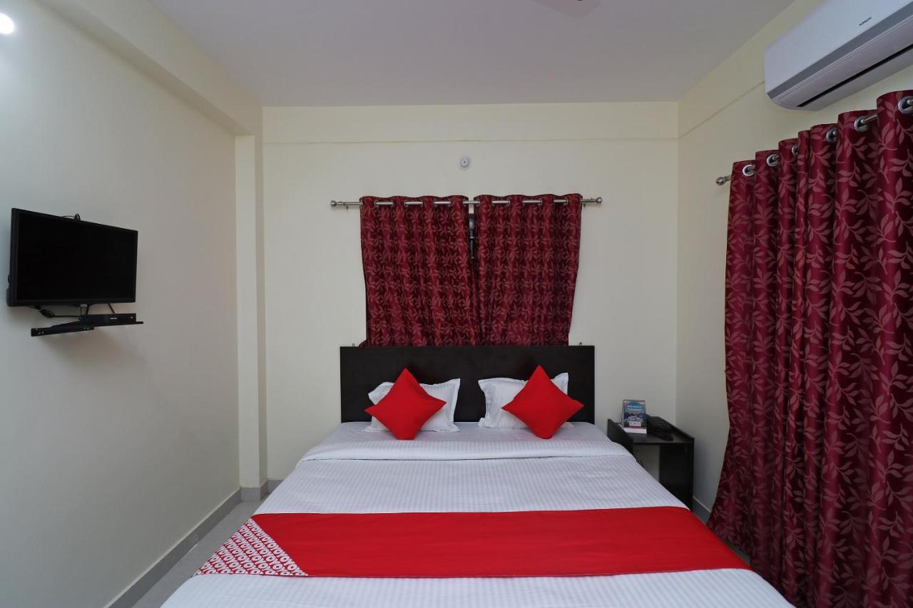 OYO 35905 Hotel Ayush Palace Cuttack Exterior foto