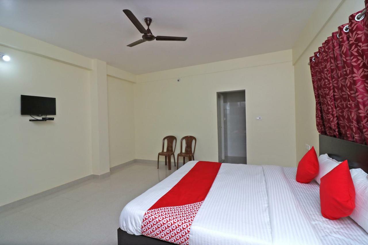 OYO 35905 Hotel Ayush Palace Cuttack Exterior foto