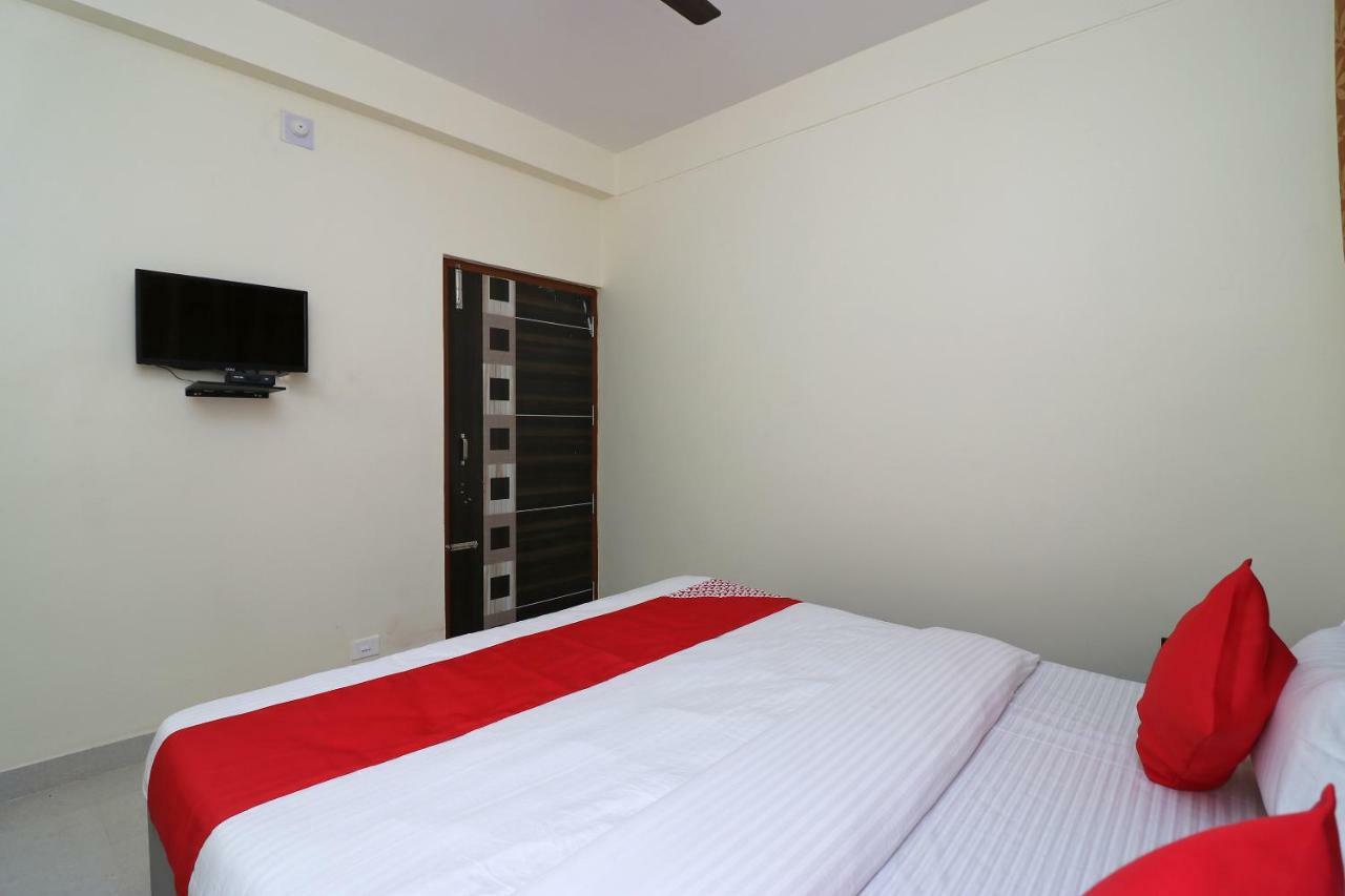 OYO 35905 Hotel Ayush Palace Cuttack Exterior foto